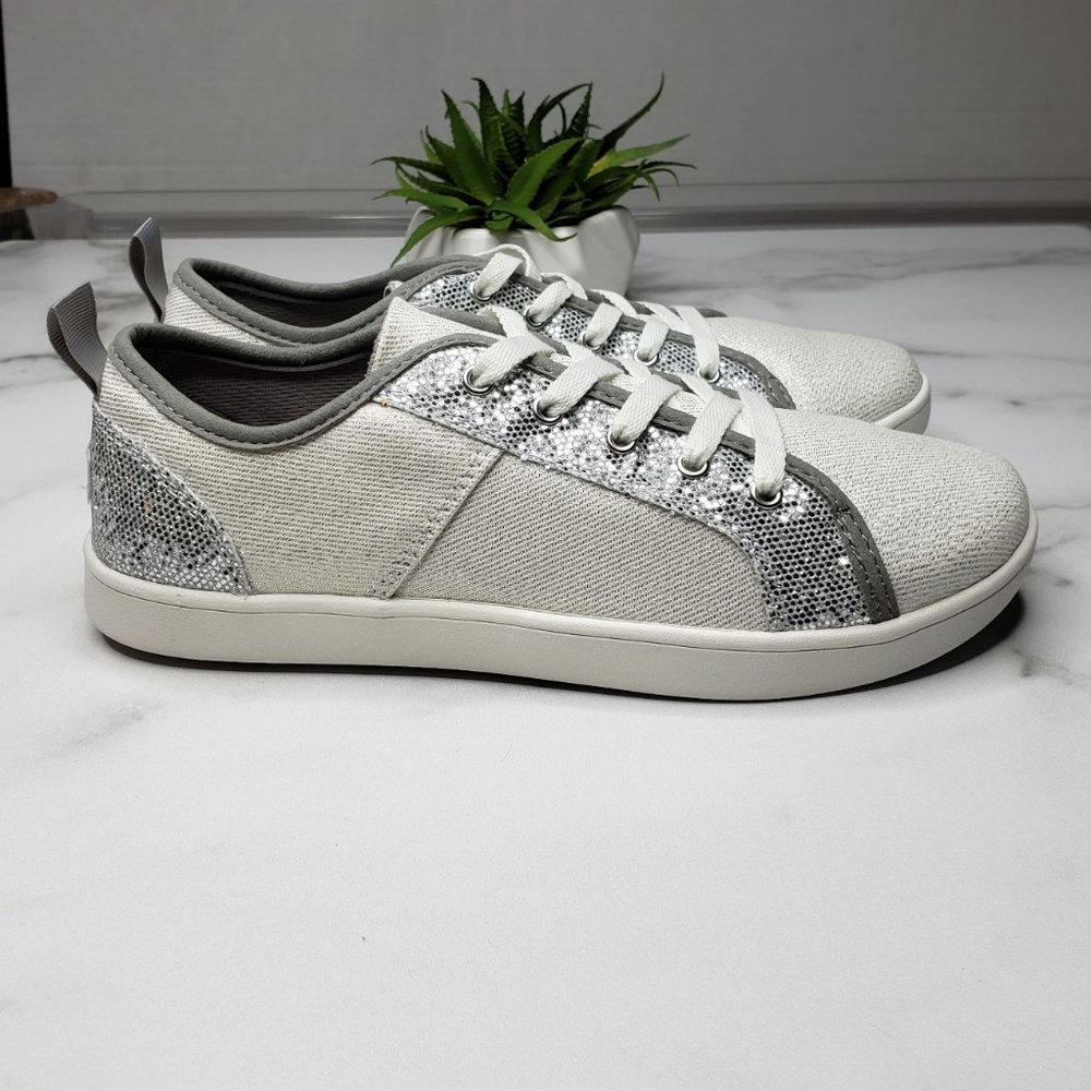 NWOT UGG Canvas Lace-up Sparkle Sneaker, Women's 4 - Picture 4 of 7